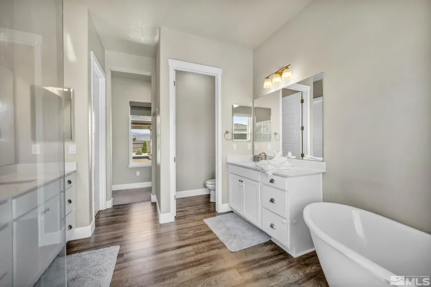 1237 Crawford Crk, Reno, Nevada 89521, 4 Bedrooms Bedrooms, ,3 BathroomsBathrooms,Residential Lease,Manufactured,Crawford Crk,260005619