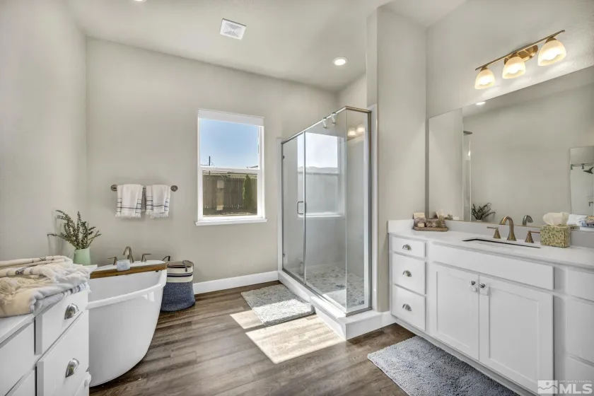 1237 Crawford Crk, Reno, Nevada 89521, 4 Bedrooms Bedrooms, ,3 BathroomsBathrooms,Residential Lease,Manufactured,Crawford Crk,260005619