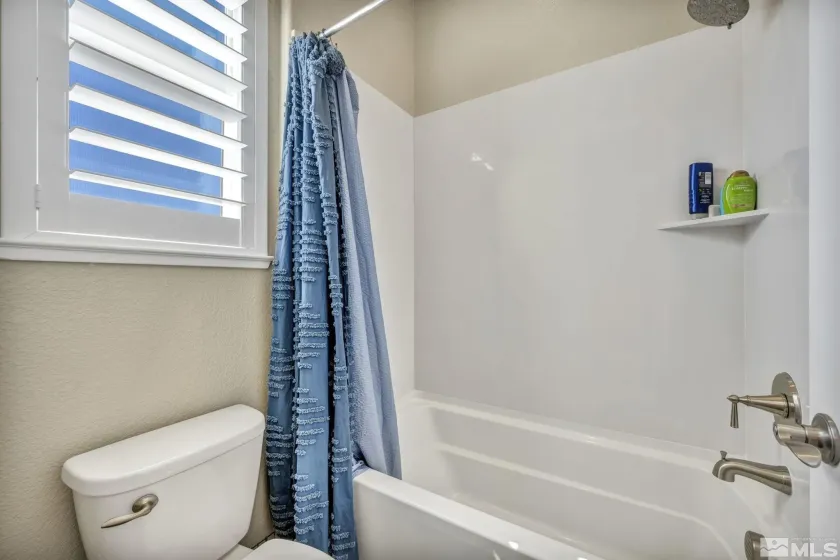 1237 Crawford Crk, Reno, Nevada 89521, 4 Bedrooms Bedrooms, ,3 BathroomsBathrooms,Residential Lease,Manufactured,Crawford Crk,260005619