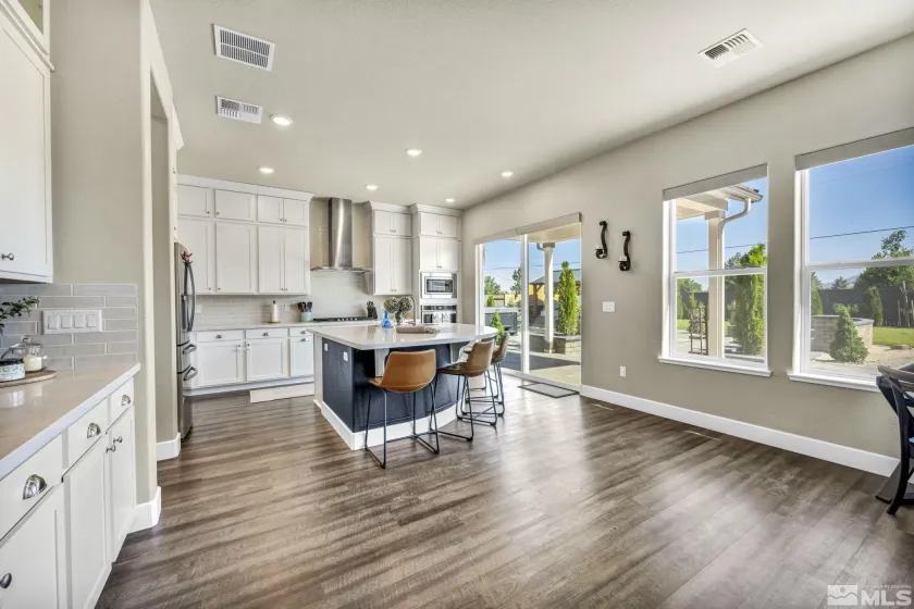 1237 Crawford Crk, Reno, Nevada 89521, 4 Bedrooms Bedrooms, ,3 BathroomsBathrooms,Residential Lease,Manufactured,Crawford Crk,260005619