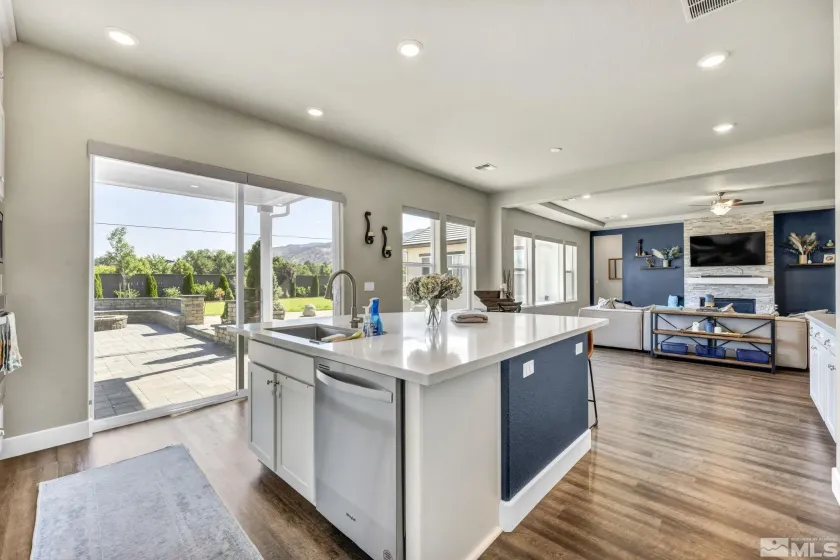 1237 Crawford Crk, Reno, Nevada 89521, 4 Bedrooms Bedrooms, ,3 BathroomsBathrooms,Residential Lease,Manufactured,Crawford Crk,260005619