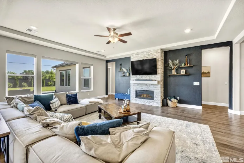1237 Crawford Crk, Reno, Nevada 89521, 4 Bedrooms Bedrooms, ,3 BathroomsBathrooms,Residential Lease,Manufactured,Crawford Crk,260005619