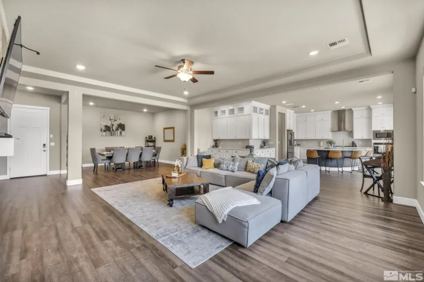 1237 Crawford Crk, Reno, Nevada 89521, 4 Bedrooms Bedrooms, ,3 BathroomsBathrooms,Residential Lease,Manufactured,Crawford Crk,260005619