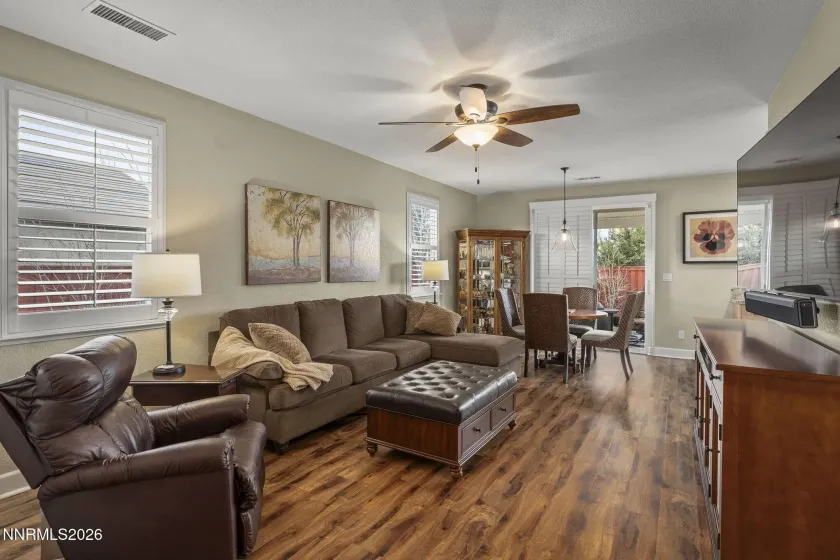 325 Manciano, Reno, Nevada 89521, 3 Bedrooms Bedrooms, ,2 BathroomsBathrooms,Residential,Residential,Manciano,260005621