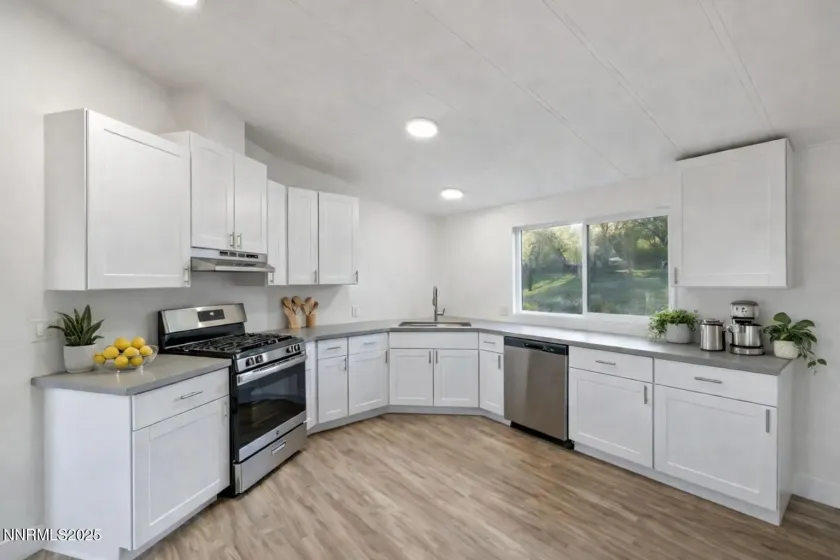 230 Medgar, Reno, Nevada 89506, 4 Bedrooms Bedrooms, ,2 BathroomsBathrooms,Residential,Residential,Medgar,250057170