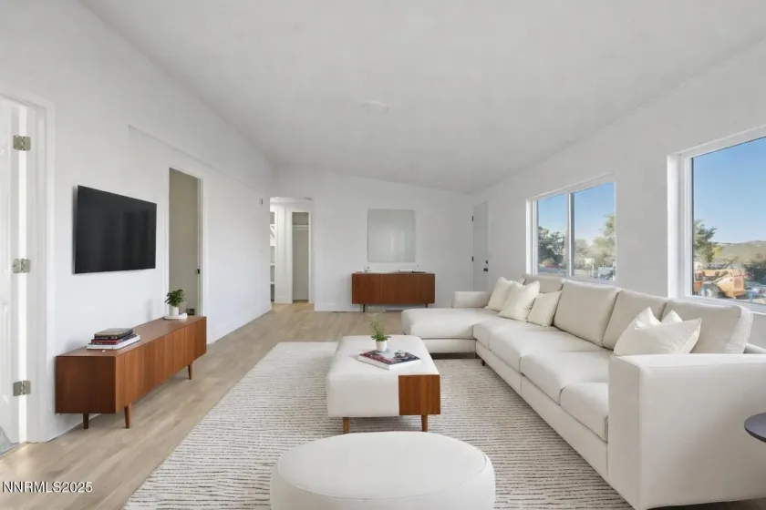230 Medgar, Reno, Nevada 89506, 4 Bedrooms Bedrooms, ,2 BathroomsBathrooms,Residential,Residential,Medgar,250057170