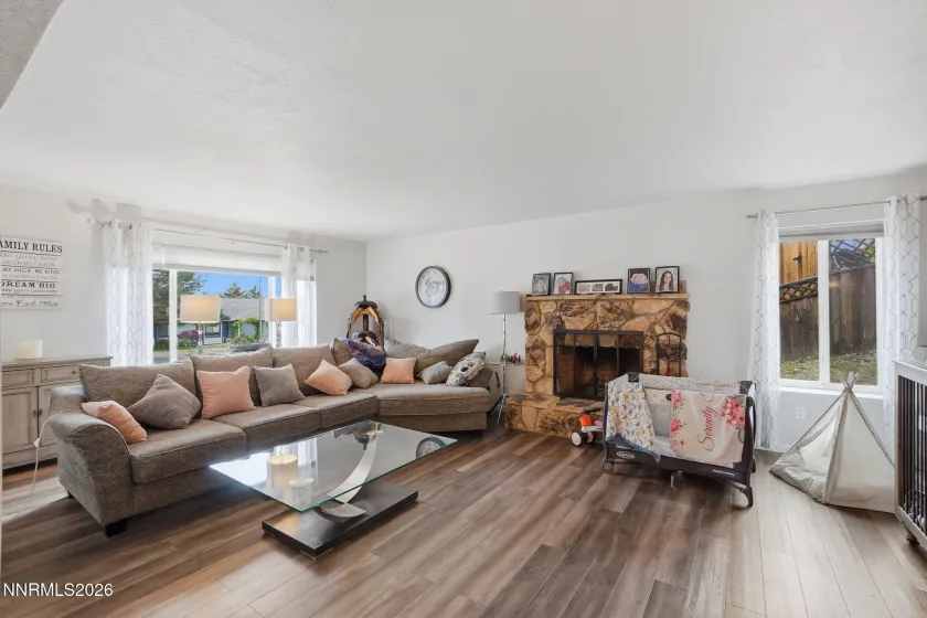 1714 Golddust, Sparks, Nevada 89436, 4 Bedrooms Bedrooms, ,3 BathroomsBathrooms,Residential,Residential,Golddust,260005623