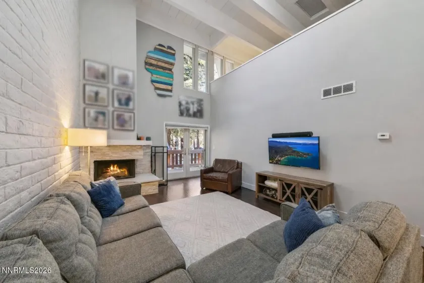 120 Country Club, Incline Village, Nevada 89451, 2 Bedrooms Bedrooms, ,2 BathroomsBathrooms,Residential,Residential,Country Club,260005631