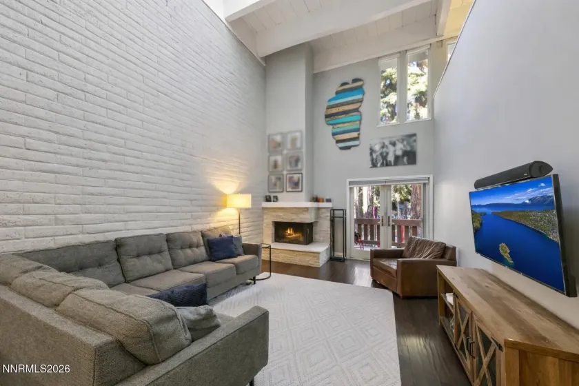 120 Country Club, Incline Village, Nevada 89451, 2 Bedrooms Bedrooms, ,2 BathroomsBathrooms,Residential,Residential,Country Club,260005631