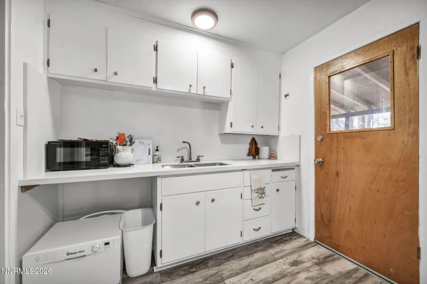 Kitchen/door to backyard