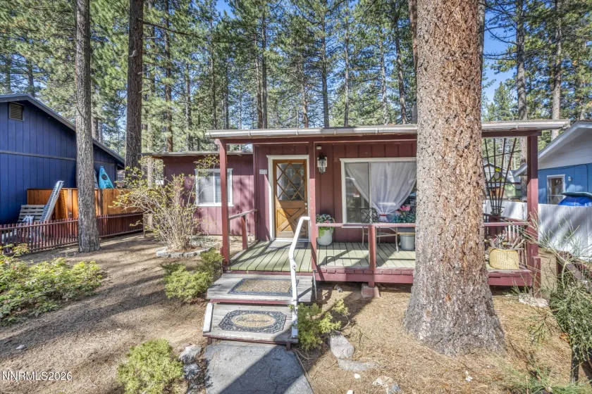 1084 Juniper, South Lake Tahoe, California 96150, 2 Bedrooms Bedrooms, ,1 BathroomBathrooms,Residential,Residential,Juniper,260005630