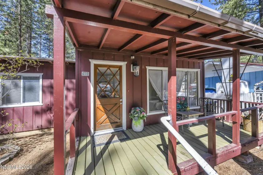 1084 Juniper, South Lake Tahoe, California 96150, 2 Bedrooms Bedrooms, ,1 BathroomBathrooms,Residential,Residential,Juniper,260005630