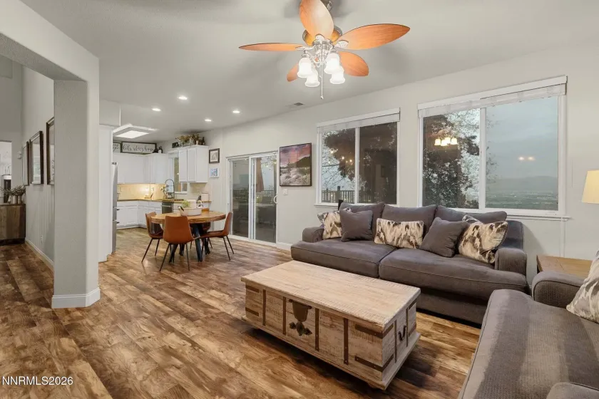 998 University Park, Reno, Nevada 89512, 3 Bedrooms Bedrooms, ,3 BathroomsBathrooms,Residential,Residential,University Park,260005637