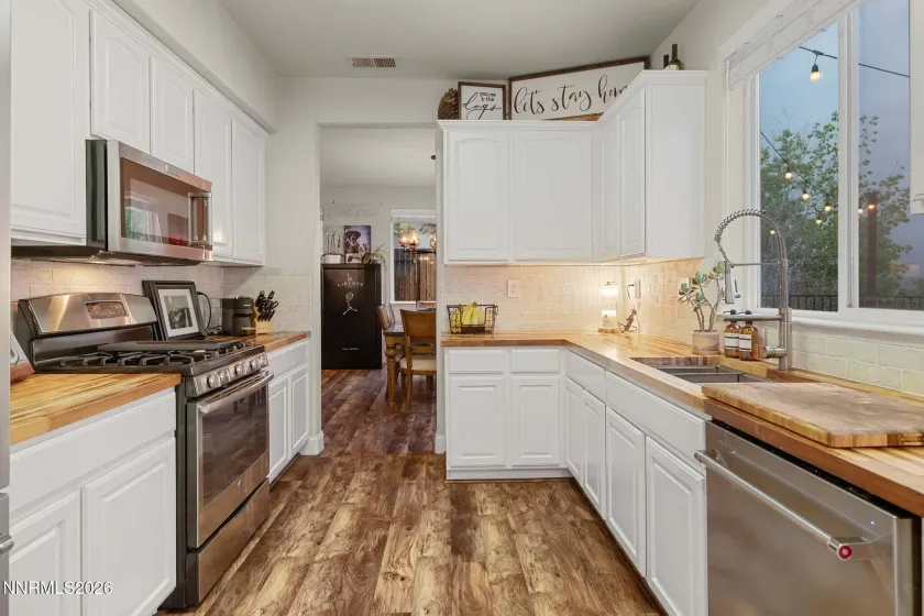 998 University Park, Reno, Nevada 89512, 3 Bedrooms Bedrooms, ,3 BathroomsBathrooms,Residential,Residential,University Park,260005637