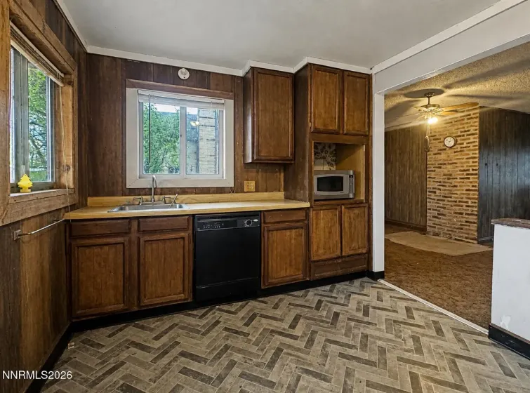 75 Main, Paradise Valley, Nevada 89426, 3 Bedrooms Bedrooms, ,4 BathroomsBathrooms,Residential,Residential,Main,260005640