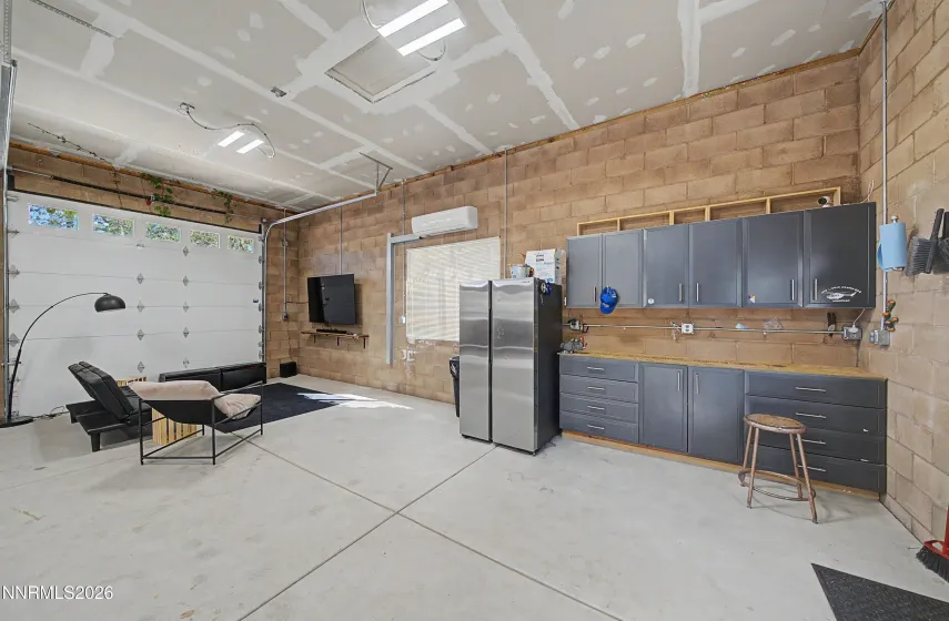 Detached Garage/Workshop