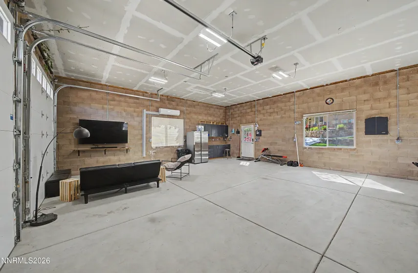 Detached Garage/Workshop