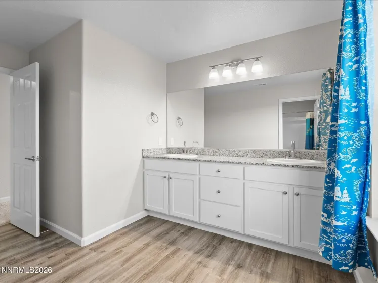 14114 Glowing Amber, Reno, Nevada 89511, 4 Bedrooms Bedrooms, ,3 BathroomsBathrooms,Residential,Residential,Glowing Amber,260005646