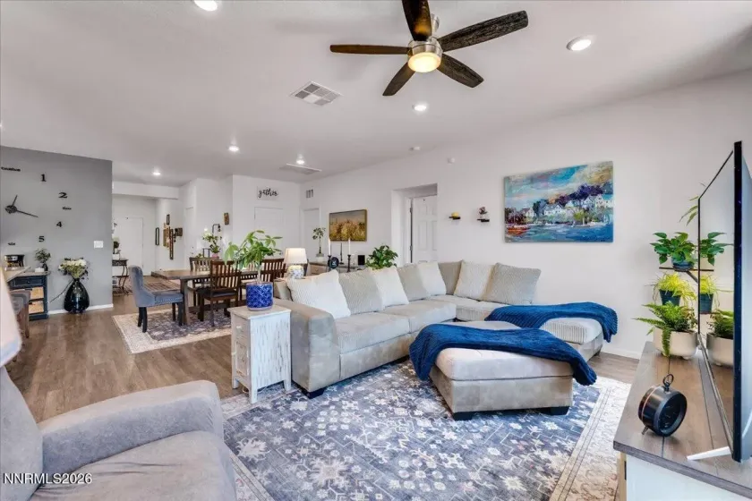 6738 Coyote Call, Sparks, Nevada 89436, 3 Bedrooms Bedrooms, ,2 BathroomsBathrooms,Residential,Residential,Coyote Call,0,260005698
