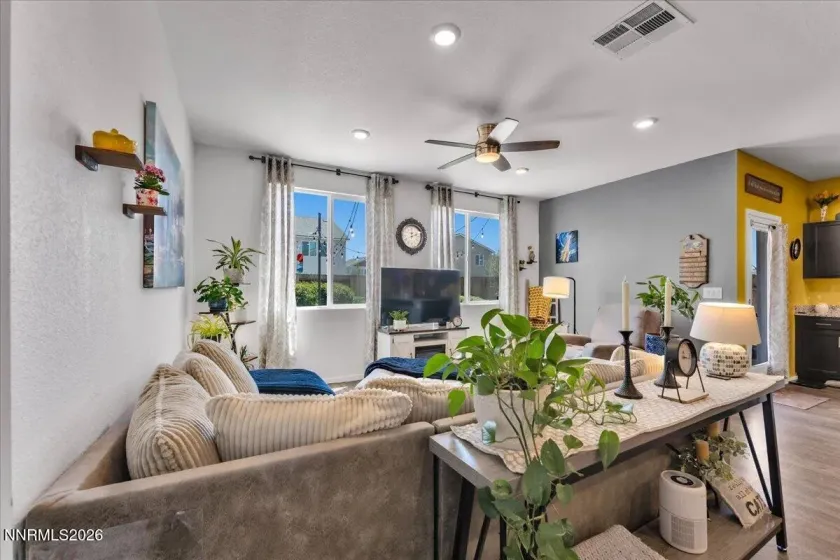 6738 Coyote Call, Sparks, Nevada 89436, 3 Bedrooms Bedrooms, ,2 BathroomsBathrooms,Residential,Residential,Coyote Call,0,260005698