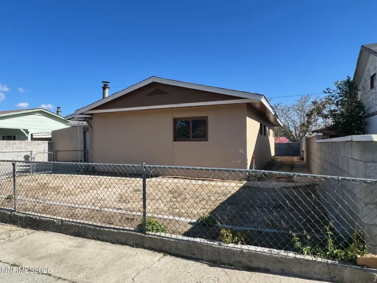 117 4th, Hawthorne, Nevada 89415, 3 Bedrooms Bedrooms, ,2 BathroomsBathrooms,Residential,Residential,4th,0,260005690