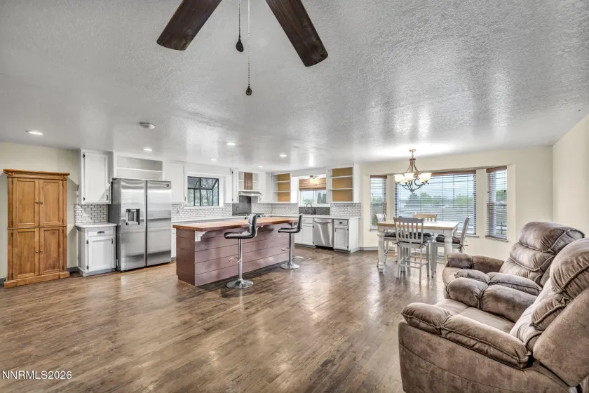 2635 Edmonds, Carson City, Nevada 89701, 3 Bedrooms Bedrooms, ,2 BathroomsBathrooms,Residential,Residential,Edmonds,0,260005783