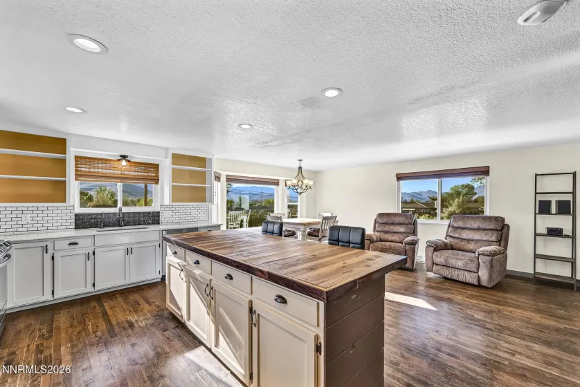 2635 Edmonds, Carson City, Nevada 89701, 3 Bedrooms Bedrooms, ,2 BathroomsBathrooms,Residential,Residential,Edmonds,0,260005783