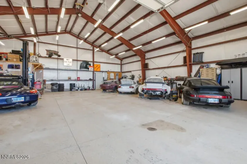 Detached 2500 square foot garage