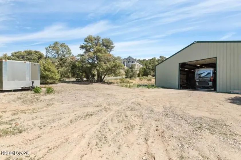 Detached 2500 square foot garage