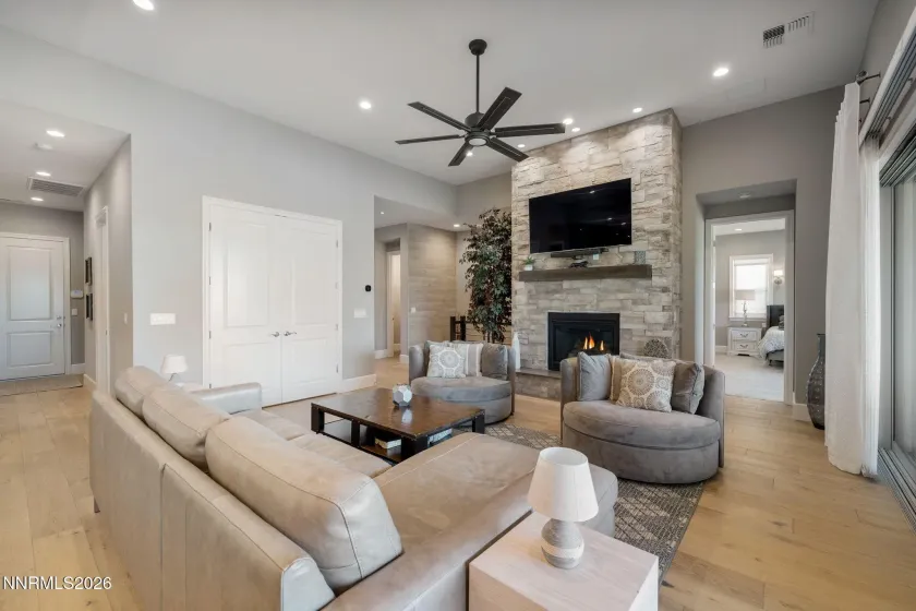 9180 Graycliff, Reno, Nevada 89523, 4 Bedrooms Bedrooms, ,5 BathroomsBathrooms,Residential,Residential,Graycliff,0,260005993
