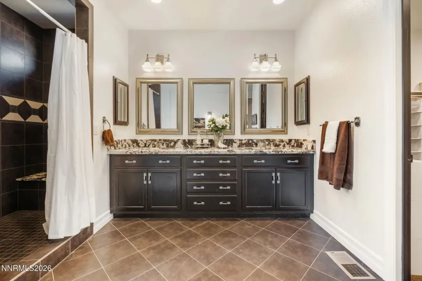 5764 Carl Dr, Reno, Nevada 89511, 3 Bedrooms Bedrooms, ,3 BathroomsBathrooms,Residential,Residential,Carl Dr,0,260006080