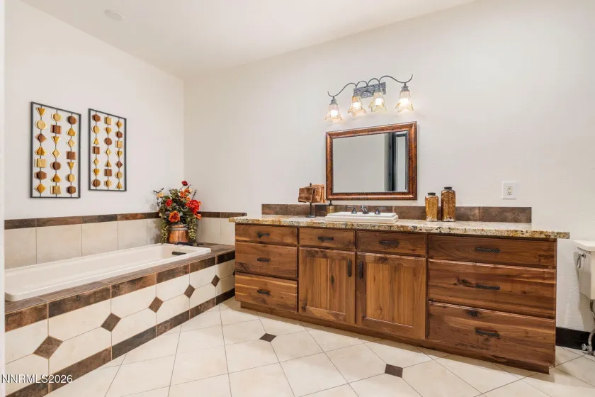 5764 Carl Dr, Reno, Nevada 89511, 3 Bedrooms Bedrooms, ,3 BathroomsBathrooms,Residential,Residential,Carl Dr,0,260006080