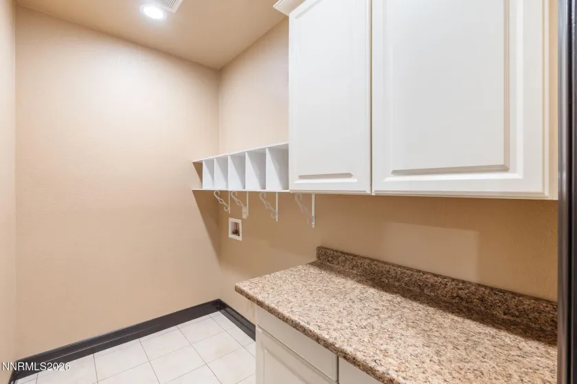 5764 Carl Dr, Reno, Nevada 89511, 3 Bedrooms Bedrooms, ,3 BathroomsBathrooms,Residential,Residential,Carl Dr,0,260006080