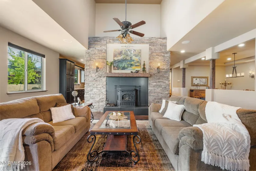 5764 Carl Dr, Reno, Nevada 89511, 3 Bedrooms Bedrooms, ,3 BathroomsBathrooms,Residential,Residential,Carl Dr,0,260006080