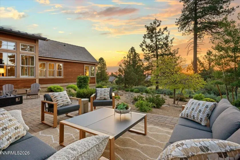 5700 Nordend, Reno, Nevada 89511, 3 Bedrooms Bedrooms, ,4 BathroomsBathrooms,Residential,Residential,Nordend,0,260006102