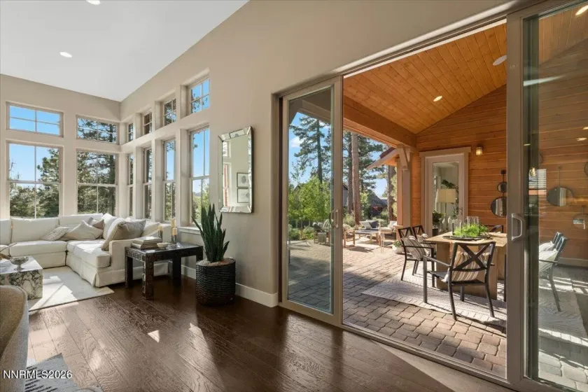5700 Nordend, Reno, Nevada 89511, 3 Bedrooms Bedrooms, ,4 BathroomsBathrooms,Residential,Residential,Nordend,0,260006102