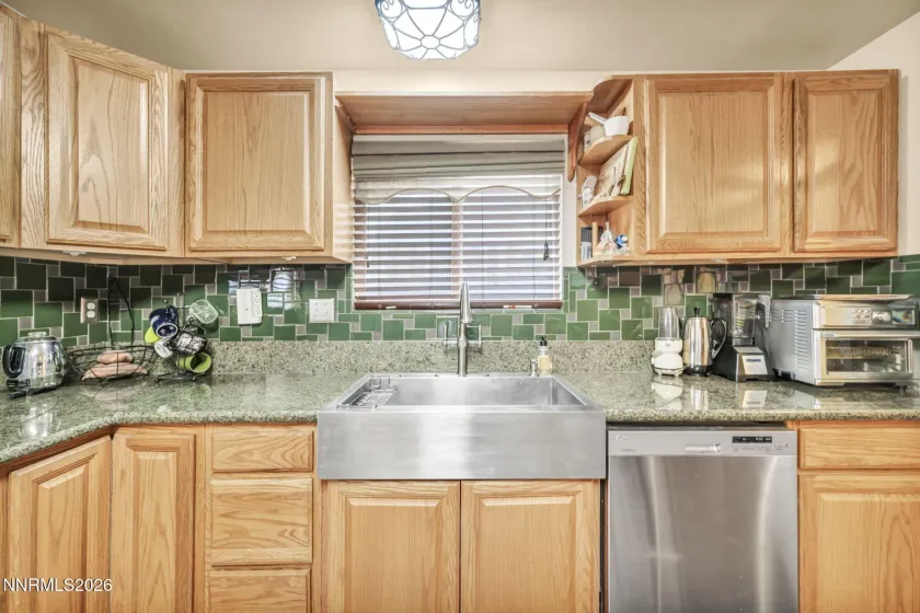 534 13th, Sparks, Nevada 89431, 2 Bedrooms Bedrooms, ,2 BathroomsBathrooms,Residential,Residential,13th,0,260006111