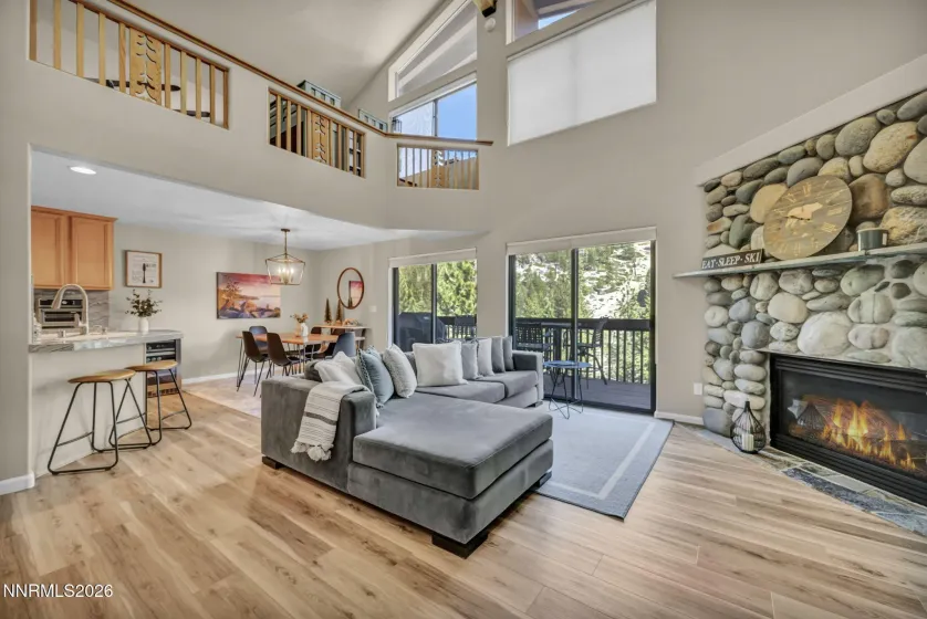 400 Fairview, Incline Village, Nevada 89451, 2 Bedrooms Bedrooms, ,3 BathroomsBathrooms,Residential,Residential,Fairview,0,260006155
