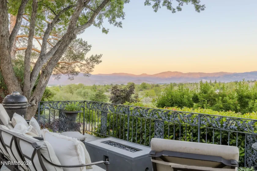 2000 Manzanita, Reno, Nevada 89509, 5 Bedrooms Bedrooms, ,5 BathroomsBathrooms,Residential,Residential,Manzanita,0,260006179