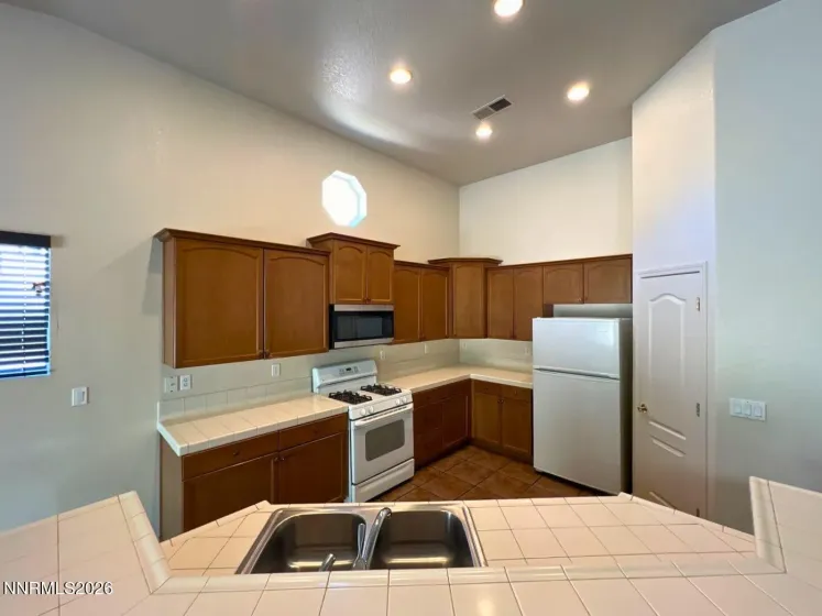 7169 Beacon, Reno, Nevada 89506, 3 Bedrooms Bedrooms, ,2 BathroomsBathrooms,Residential Lease,Manufactured,Beacon,0,260006134