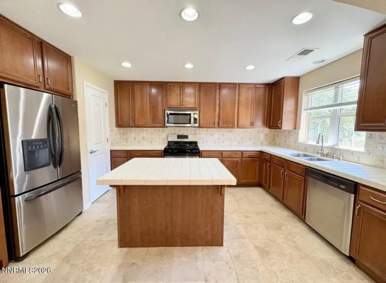 7616 Stone Bluff, Reno, Nevada 89523, 4 Bedrooms Bedrooms, ,3 BathroomsBathrooms,Residential,Residential,Stone Bluff,0,260006225