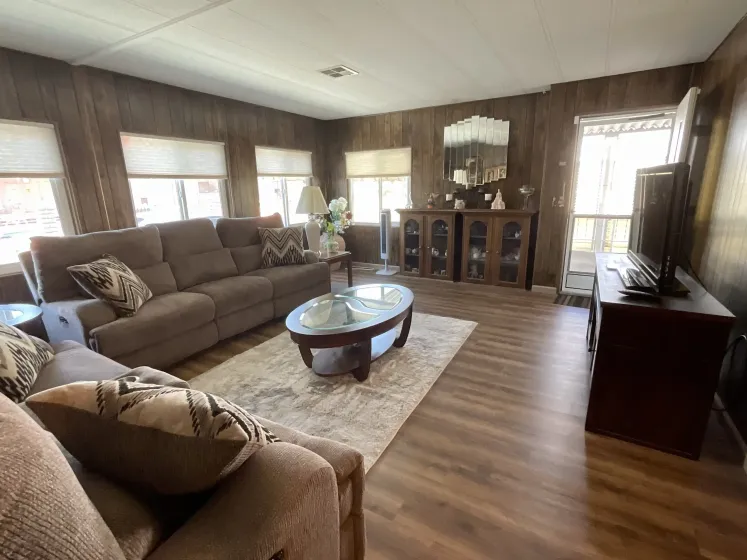 55 Eureka Dr, Carson City, Nevada 89706, 2 Bedrooms Bedrooms, 14 Rooms Rooms,2 BathroomsBathrooms,Manufactured,Residential,Eureka,260006236