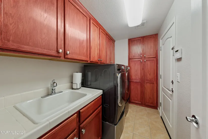 8135 Fire Opal, Reno, Nevada 89506, 4 Bedrooms Bedrooms, ,3 BathroomsBathrooms,Residential,Residential,Fire Opal,0,260006305