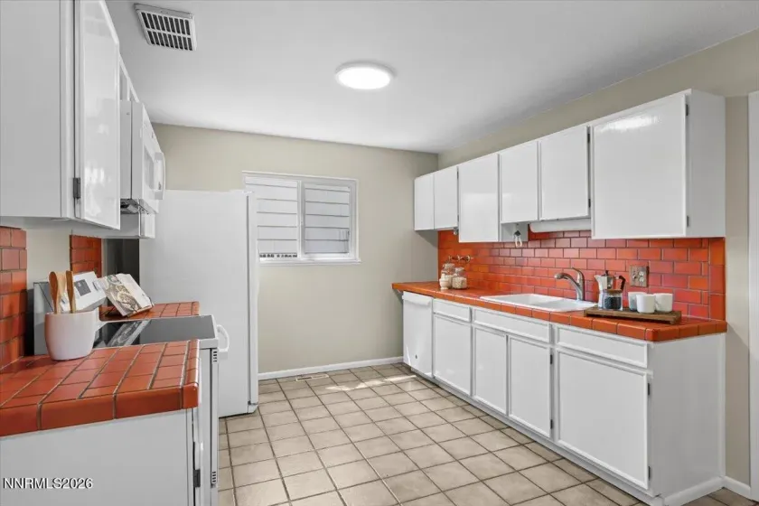 2750 Gellert, Reno, Nevada 89503, 3 Bedrooms Bedrooms, ,2 BathroomsBathrooms,Residential,Residential,Gellert,0,260006330