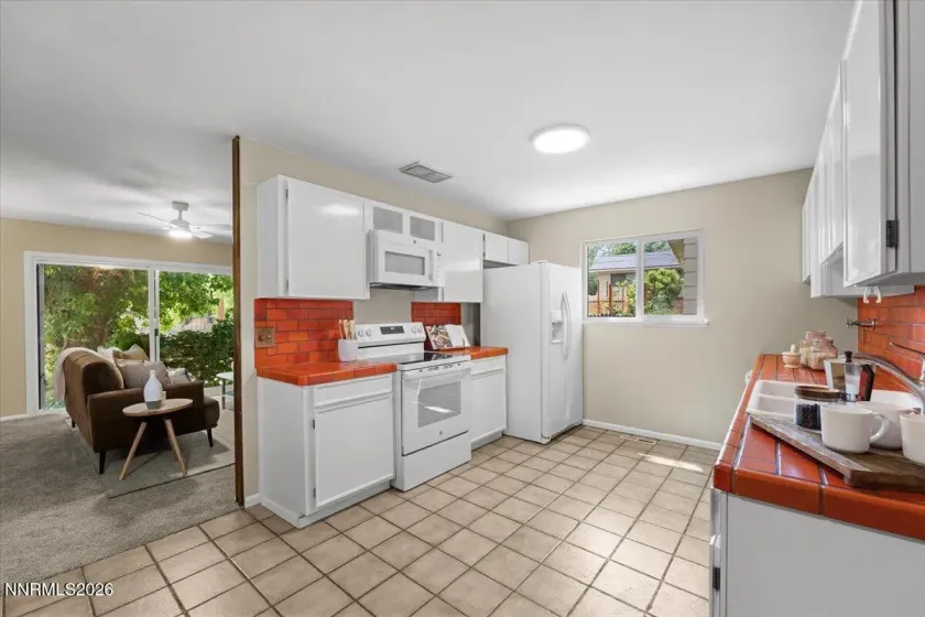 2750 Gellert, Reno, Nevada 89503, 3 Bedrooms Bedrooms, ,2 BathroomsBathrooms,Residential,Residential,Gellert,0,260006330