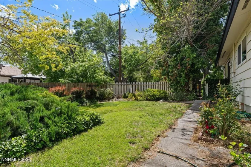 2750 Gellert, Reno, Nevada 89503, 3 Bedrooms Bedrooms, ,2 BathroomsBathrooms,Residential,Residential,Gellert,0,260006330