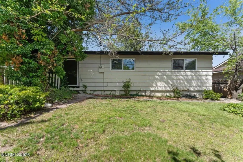 2750 Gellert, Reno, Nevada 89503, 3 Bedrooms Bedrooms, ,2 BathroomsBathrooms,Residential,Residential,Gellert,0,260006330