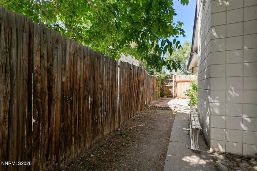 2750 Gellert, Reno, Nevada 89503, 3 Bedrooms Bedrooms, ,2 BathroomsBathrooms,Residential,Residential,Gellert,0,260006330