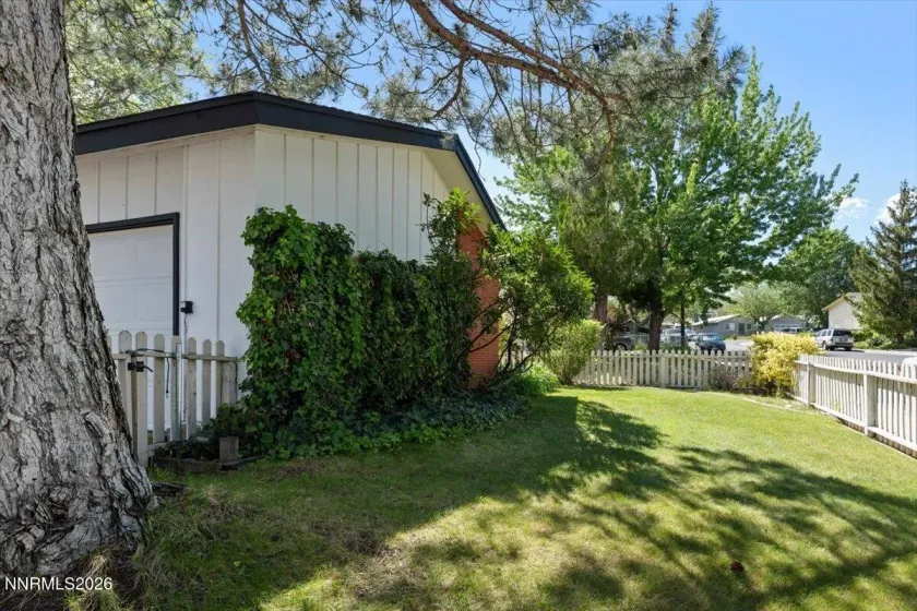 2750 Gellert, Reno, Nevada 89503, 3 Bedrooms Bedrooms, ,2 BathroomsBathrooms,Residential,Residential,Gellert,0,260006330