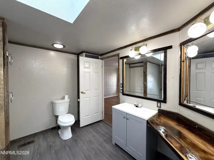 1915 Thomas Jefferson, Battle Mountain, Nevada 89820, 2 Bedrooms Bedrooms, ,2 BathroomsBathrooms,Residential,Residential,Thomas Jefferson,0,260003984